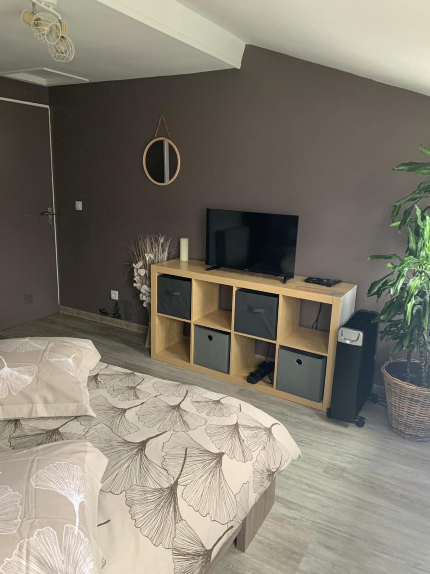 Chez Fifi&Stella Hotel Neufmoutiers-en-Brie ภายนอก รูปภาพ
